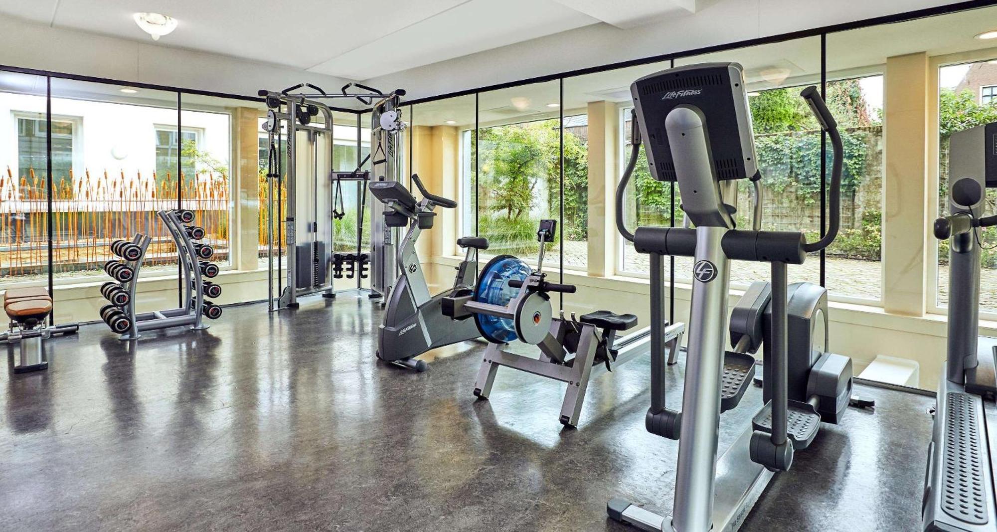 Grand Hotel Karel V Utrecht Kültér fotó A gym at a hotel