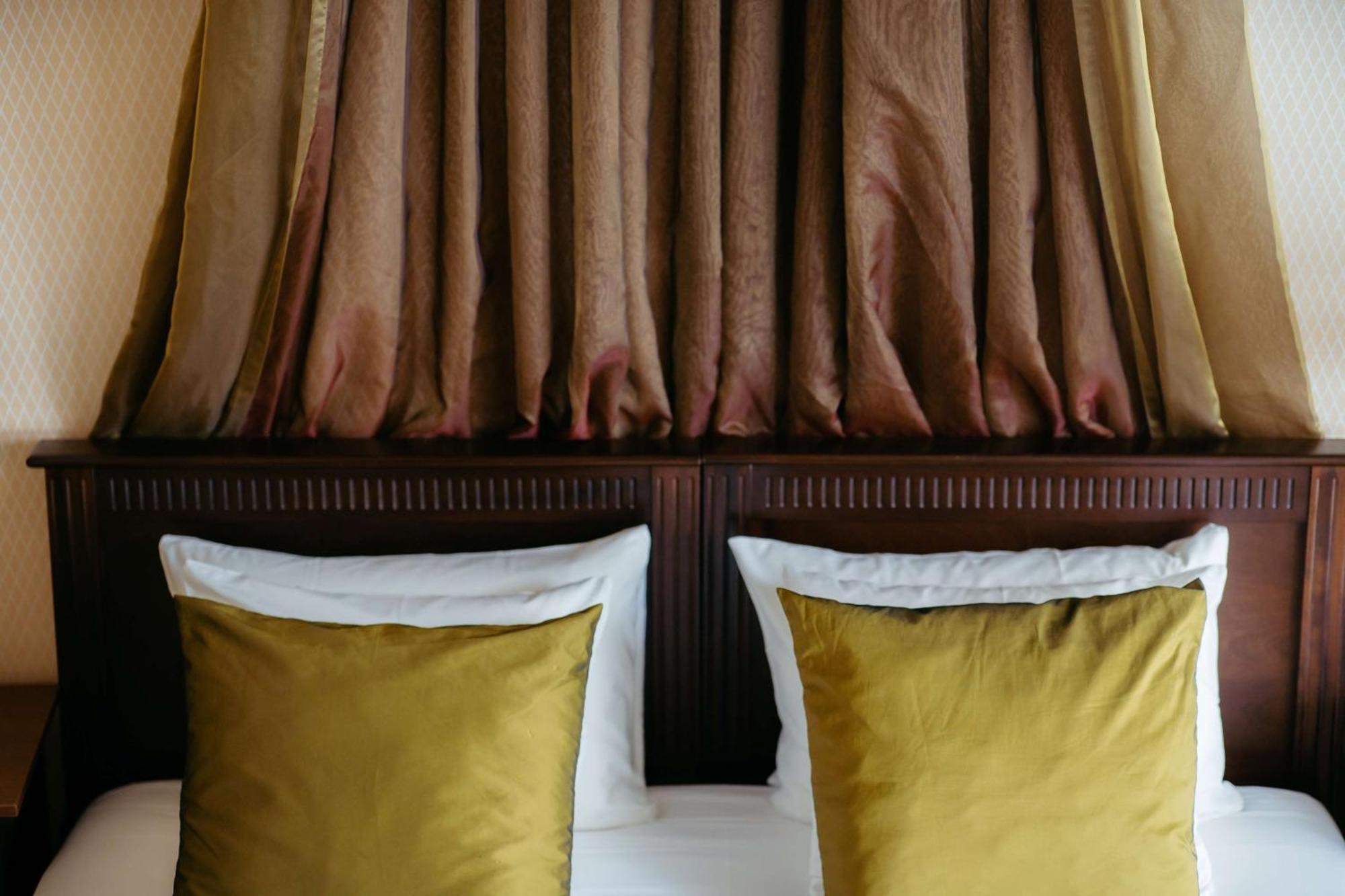 Grand Hotel Karel V Utrecht Kültér fotó Pillows