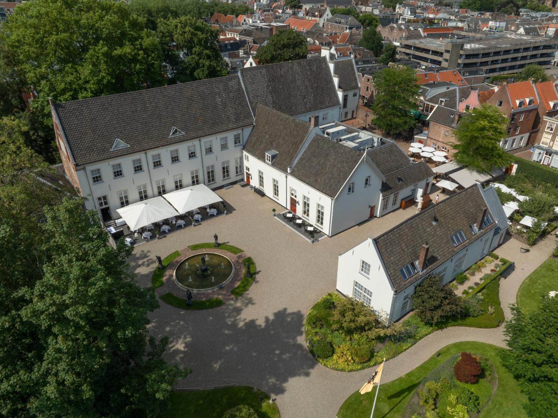 Grand Hotel Karel V Utrecht Kültér fotó Aerial view of the museum